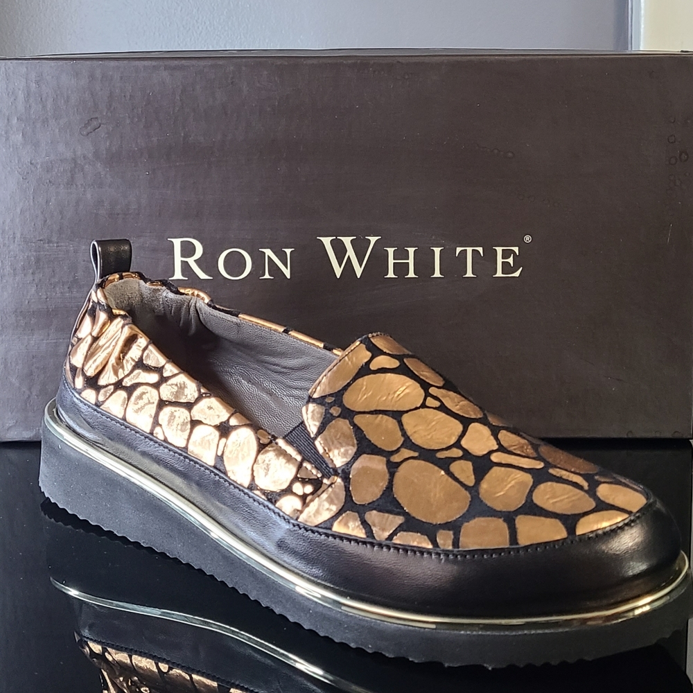 Ron White Nellaya Giraffe Women's Slip-On Shoe